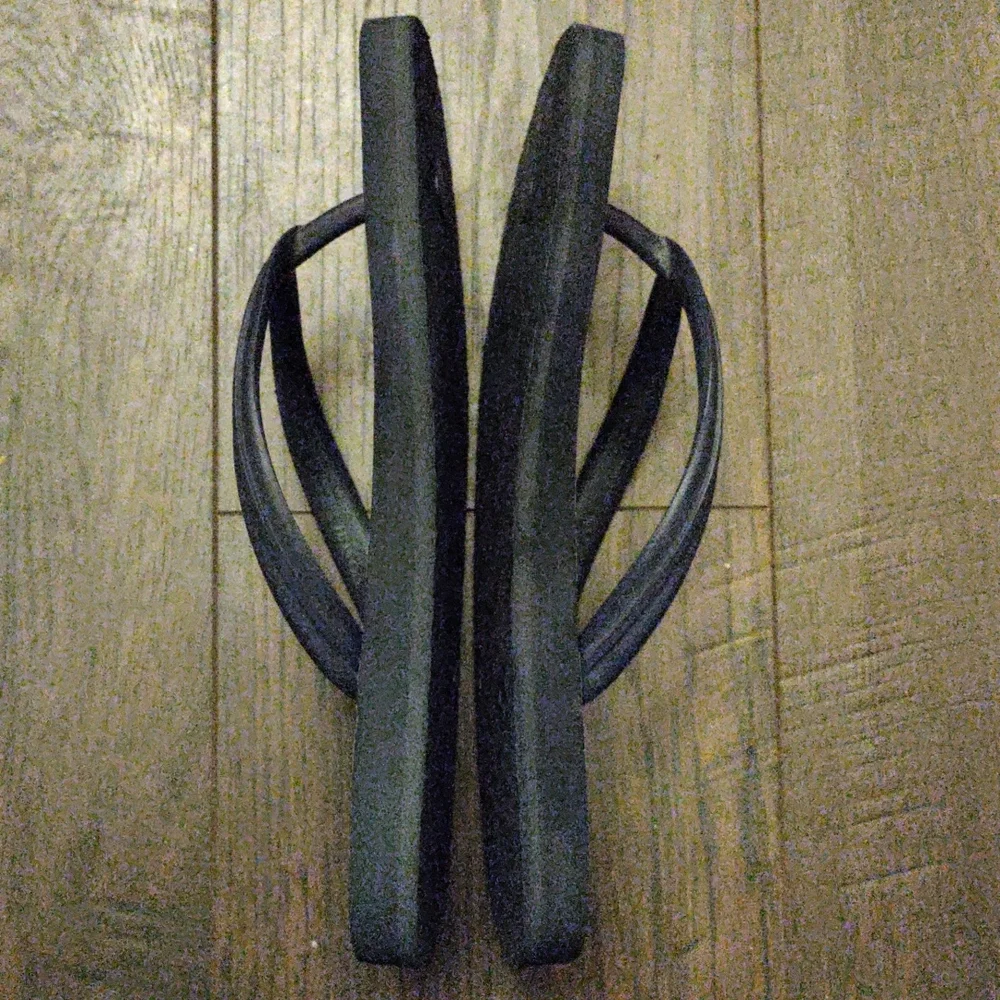 Coach Flip Flops - Picture 5 of 7